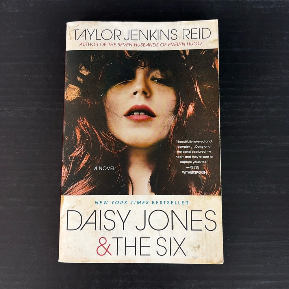 Daisy Jones & The Six Paperback Book - Taylor Jenkins Reid Paperback